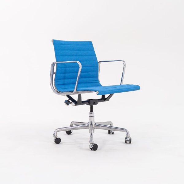 2010s Eames Aluminum Group Management Desk Chair by Ray and Charles Eames for Herman Miller in Blue Leather Online now