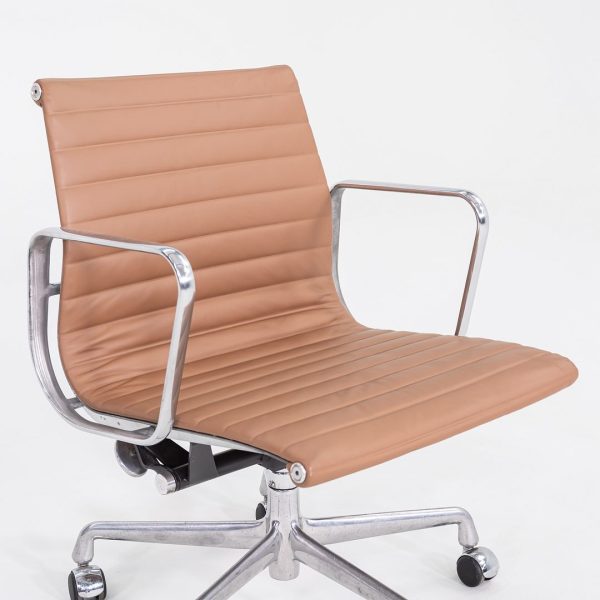 2010s Herman Miller Eames Aluminum Group Management Desk Chair in Brown Leather Online Hot Sale