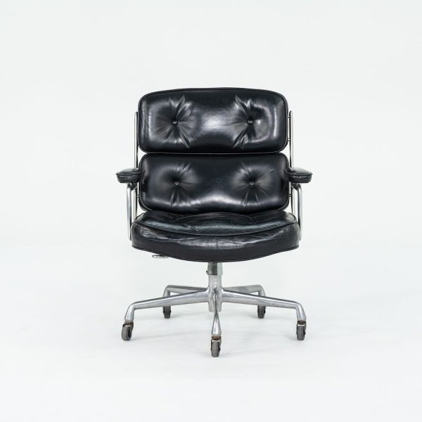 1968 Time Life Executive Desk Chair, Model 3474 by Charles and Ray Eames for Herman Miller in Black Leather with 5-Star Base 12+ Available Sale