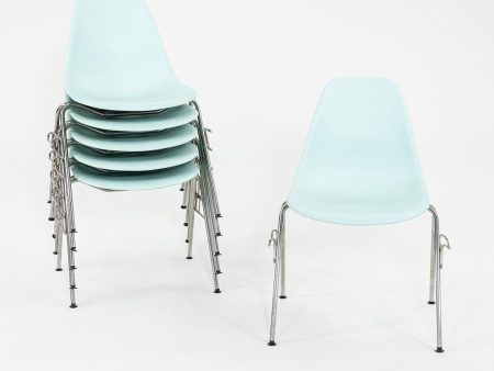 2015 Herman Miller Eames Stacking Plastic Side   Dining Shells Chairs in Blue 14x Available Fashion