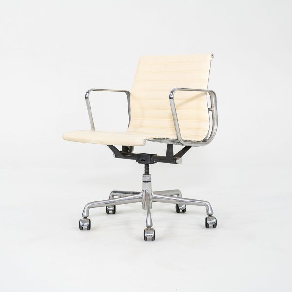 2007 Herman Miller Eames Aluminum Group Management Desk Chair in Ivory Leather 8x Available Online