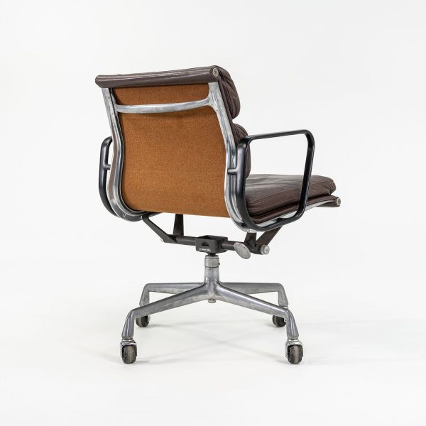 1981 Eames Soft Pad Management Desk Chair, Model EA148 by Ray and Charles Eames for Herman Miller in Brown Leather Fashion