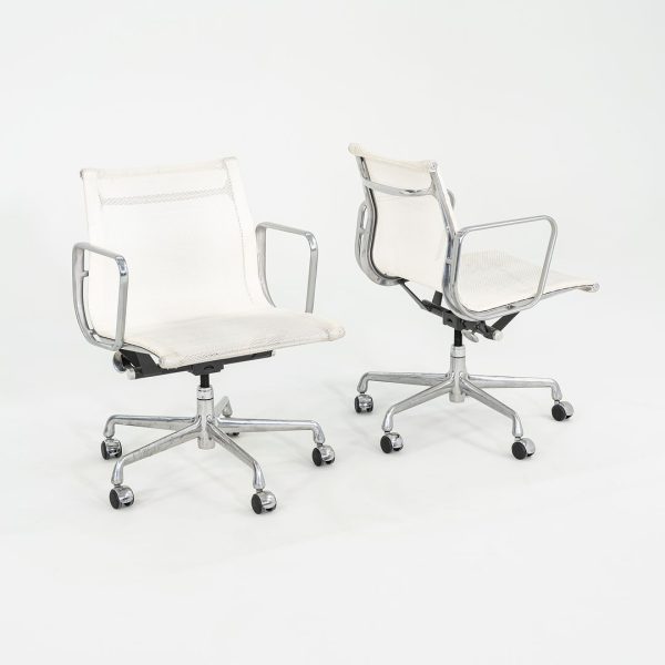 2009 Herman Miller Aluminum Group Management Mesh Desk Chairs in White Mesh 12+ Available Fashion