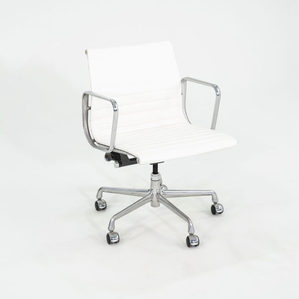 2010s Herman Miller Eames Aluminum Management Desk Chair in Light White Naugahyde Discount