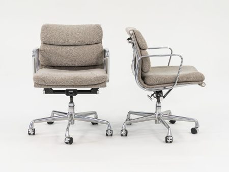 2003 Soft Pad Management Chair, EA435 by Ray and Charles Eames for Herman Miller in Grey Boucle 3x Available Discount