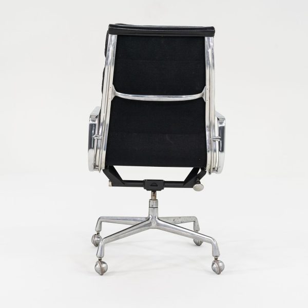 1975 Soft Pad Executive Chair, Model EA420 by Charles and Ray Eames for Herman Miller in Black Leather 1x Available For Sale