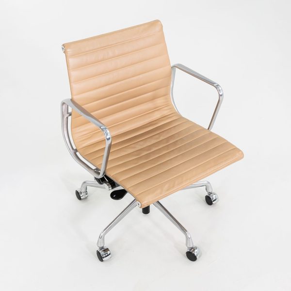 2014 Herman Miller Eames Aluminum Group Management Desk Chairs in Beige Leather with Pneumatic Base 12+ Available Supply