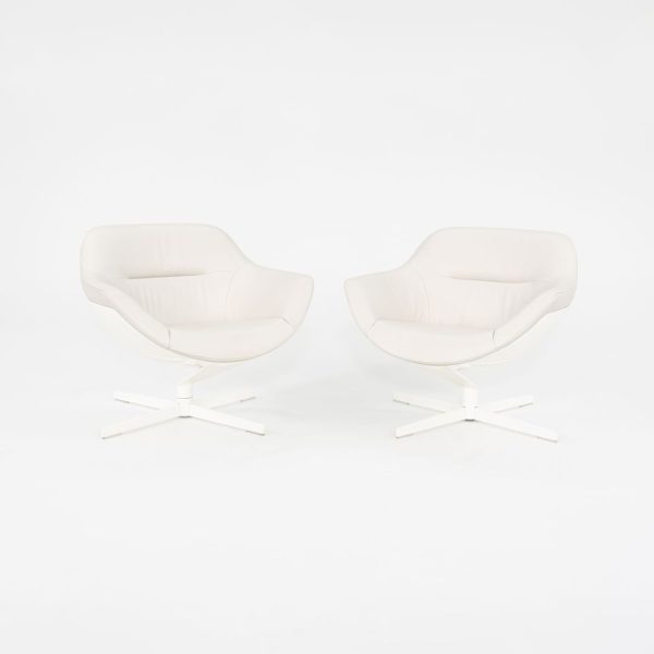 2015 Pair of Auckland 277 Lounge Chairs by Jean-Marie Massaud for Cassina in White Leather For Sale