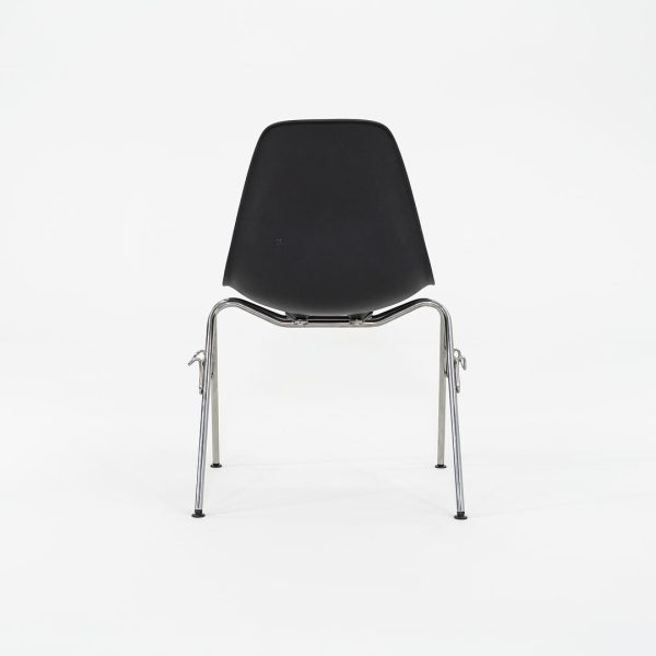 2015 Herman Miller Stacking Eames Plastic Side Shell Dining Chairs in Black 8x Available on Sale