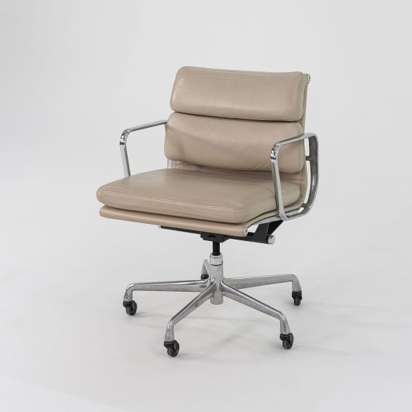 2006 Soft Pad Management Chair, EA435 by Ray and Charles Eames for Herman Miller in Leather 4x Available For Cheap