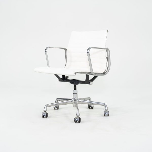 2010s Herman Miller Eames Aluminum Management Desk Chair in Light White Naugahyde Discount