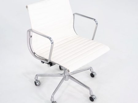 2010s Herman Miller Eames Aluminum Group Management Desk Chair in White Leather 3x Available Fashion