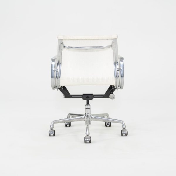 2009 Herman Miller Aluminum Group Management Mesh Desk Chairs in White Mesh 12+ Available Fashion