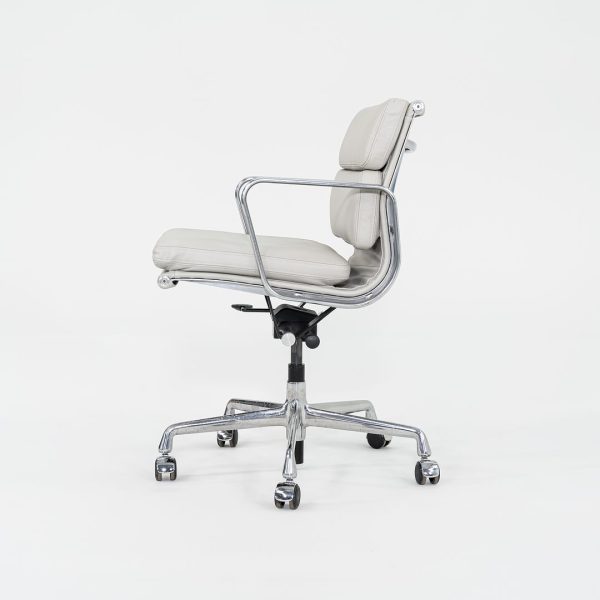 2019 Herman Miller Eames Soft Pad Management Desk Chair in Off-White Leather with Pneumatic Base EA435 2x Available Supply