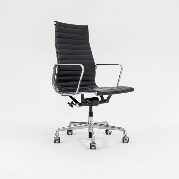 2014 Aluminum Group Executive Desk Chair by Charles and Ray Eames for Herman Miller with Pneumatic Bases and Black Leather Fashion