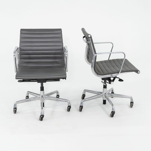 2017 Herman Miller Eames EAG Aluminum Group Management Chair in Dark Grey Leather with Pneumatic Lift 4x Available For Discount