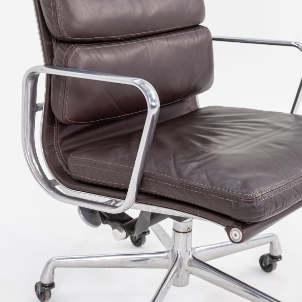 1989 Eames Soft Pad Management Chair, Model EA418 by Ray and Charles Eames for Herman Miller in Brown Leather For Sale