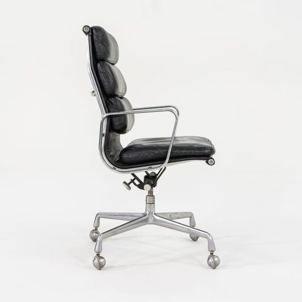 1975 Soft Pad Executive Chair, Model EA420 by Charles and Ray Eames for Herman Miller in Black Leather 1x Available For Sale