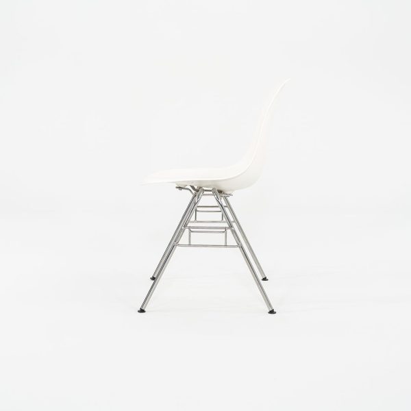 2015 Herman Miller Stacking Eames Plastic Side   Dining Shell Chairs in White 10x Available on Sale