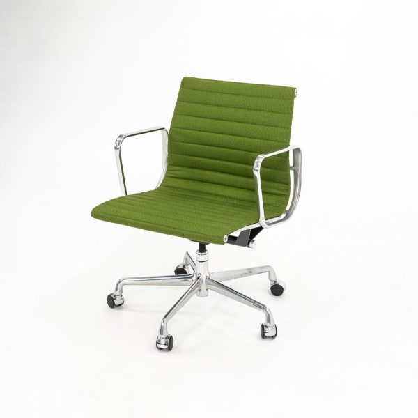 2010s Eames Aluminum Group Management Desk Chair by Ray and Charles Eames for Herman Miller in Green Fabric For Discount