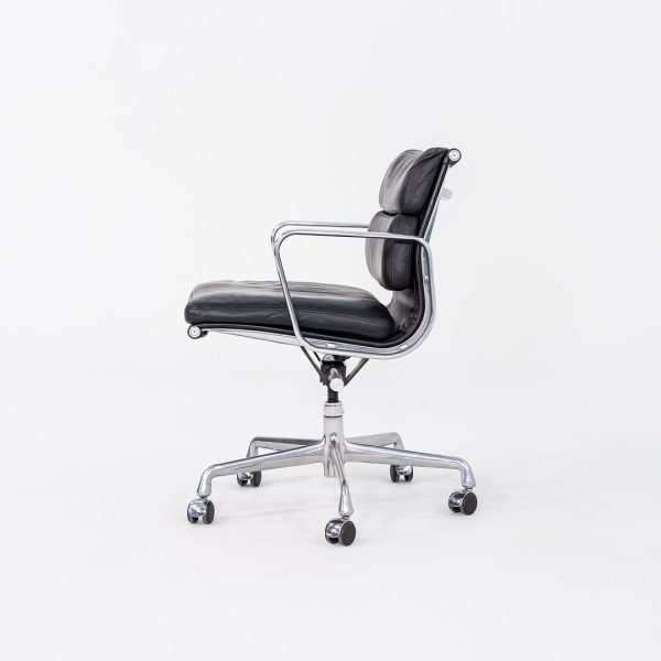 1990s Herman Miller Eames Soft Pad Management Desk Chair in Black Leather 5x Available Sale