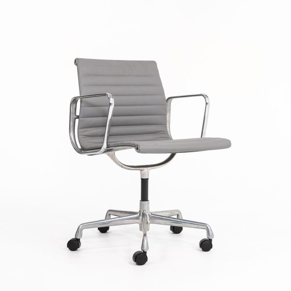 2010s Eames Aluminum Group Management Desk Chair by Ray and Charles Eames for Herman Miller in Grey Leather For Sale