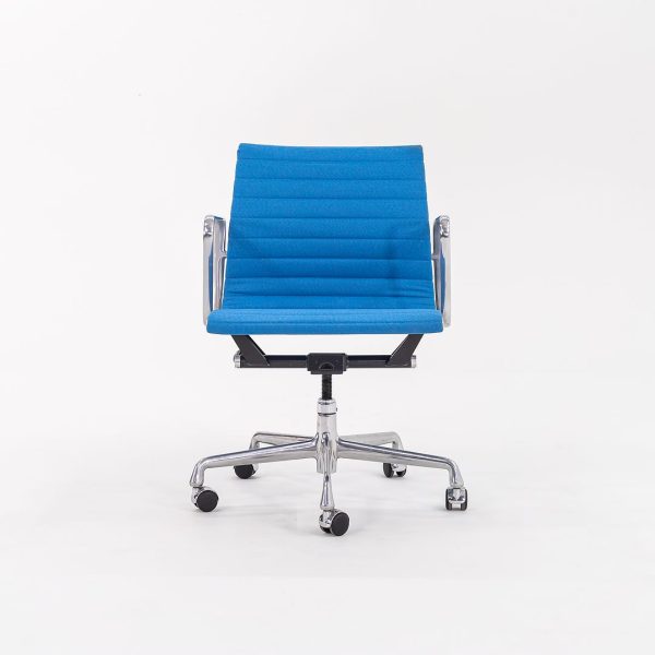 2010s Eames Aluminum Group Management Desk Chair by Ray and Charles Eames for Herman Miller in Blue Leather Online now