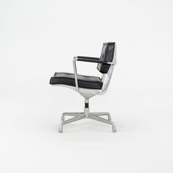 1968 Herman Miller Eames ES102 Intermediate Desk Chair in Black Naugahyde Fashion