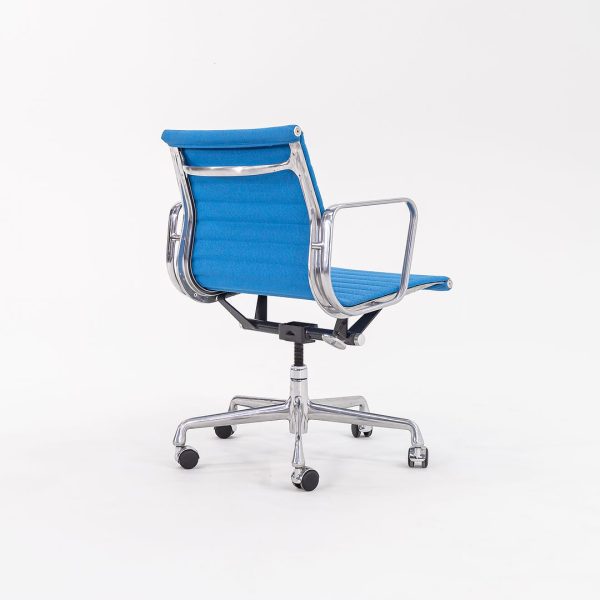 2010s Eames Aluminum Group Management Desk Chair by Ray and Charles Eames for Herman Miller in Blue Leather Online now