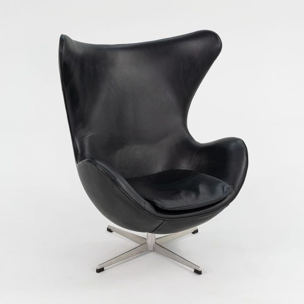 1964 Egg Lounge Chair, Model 3316 by Arne Jacobsen for Fritz Hansen in Black Leather Online now