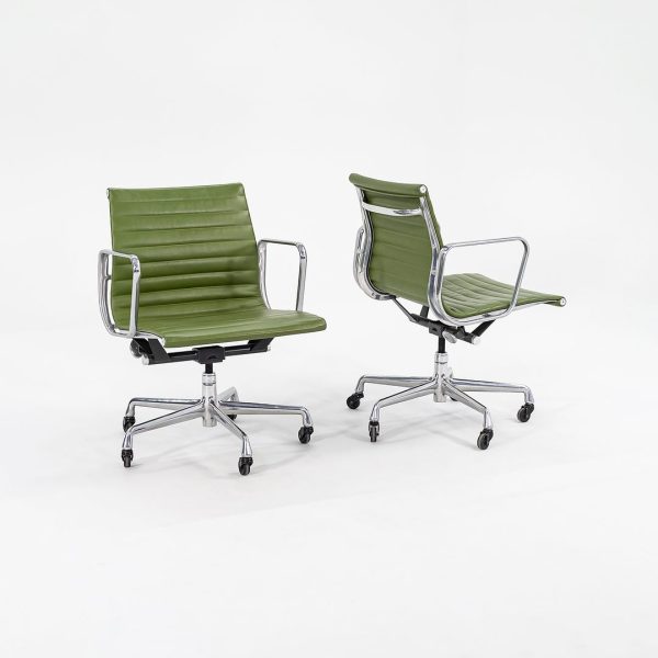 2007 Eames Aluminum Group Management Desk Chair by Charles and Ray Eames for Herman Miller in Green Leather Sets Available Hot on Sale