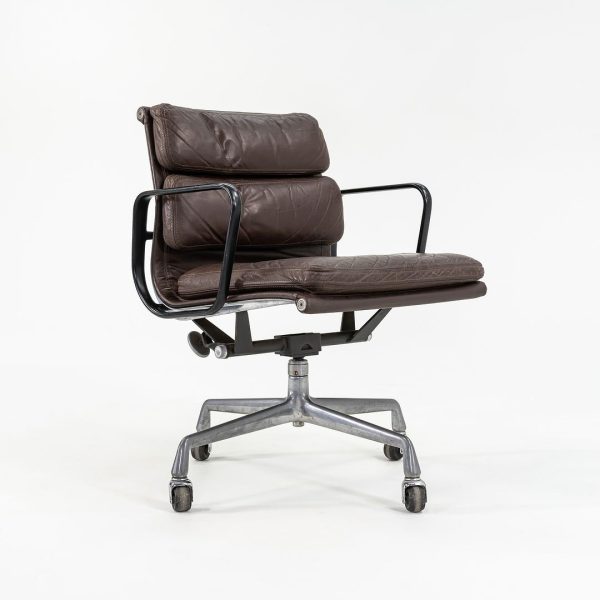 1981 Eames Soft Pad Management Desk Chair, Model EA148 by Ray and Charles Eames for Herman Miller in Brown Leather Fashion