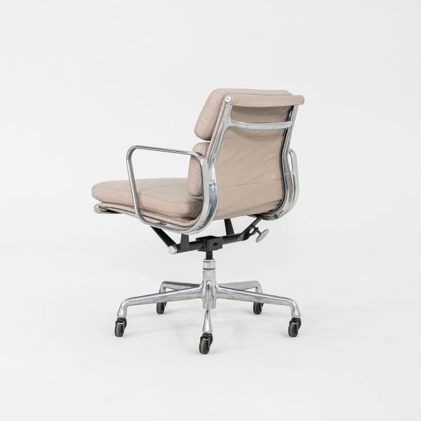 2010s Herman Miller Eames Soft Pad Management Desk Chair in Beige Leather Supply