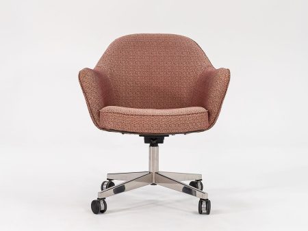 1960s Saarinen Executive Swivel Chair, Model 68S by Eero Saarinen for Knoll in Patterned Fabric Discount