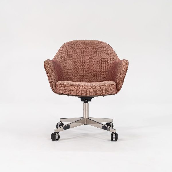 1960s Saarinen Executive Swivel Chair, Model 68S by Eero Saarinen for Knoll in Patterned Fabric Discount