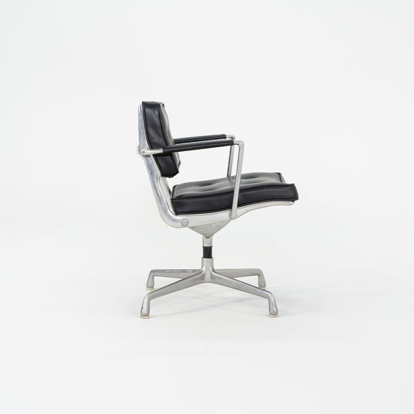 1968 Herman Miller Eames ES102 Intermediate Desk Chair in Black Naugahyde Fashion