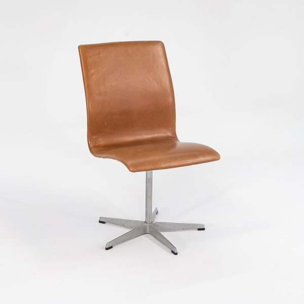 1973 Pair of Oxford Chairs, Model 3171T by Arne Jacobsen for Fritz Hansen in New Cognac Leather Online Sale