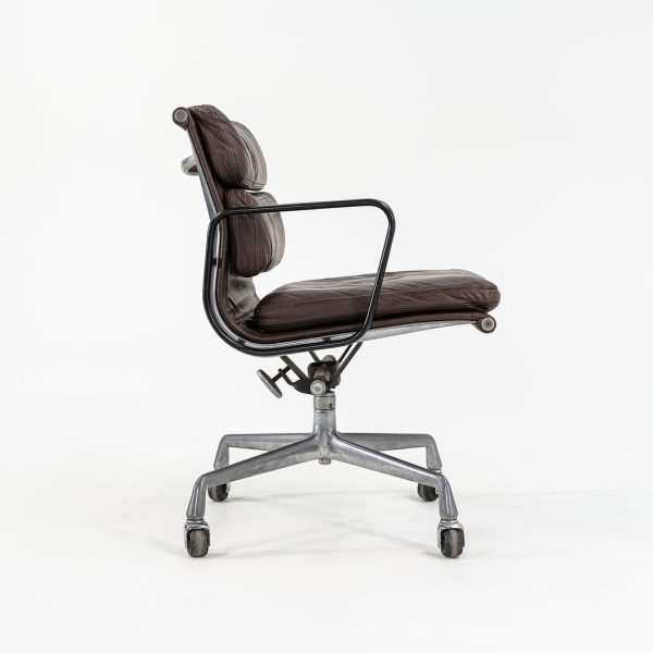 1981 Eames Soft Pad Management Desk Chair, Model EA148 by Ray and Charles Eames for Herman Miller in Brown Leather Fashion