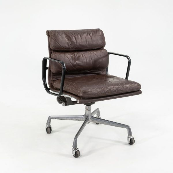 1981 Eames Soft Pad Management Desk Chair, Model EA148 by Ray and Charles Eames for Herman Miller in Brown Leather Fashion