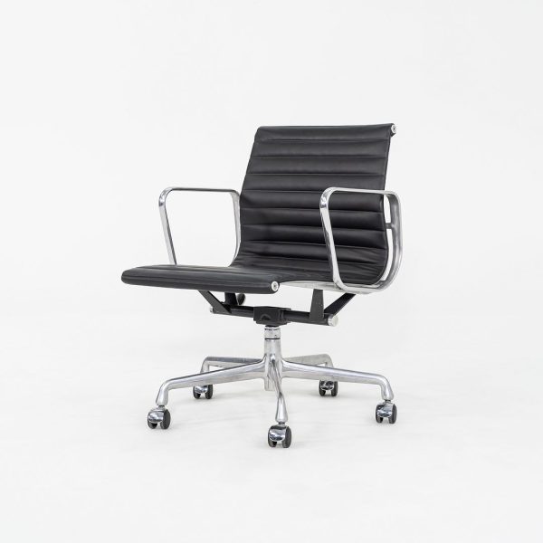 2010s Herman Miller Eames Aluminum Group Management Desk Chair in Black Leather 7x Available Cheap