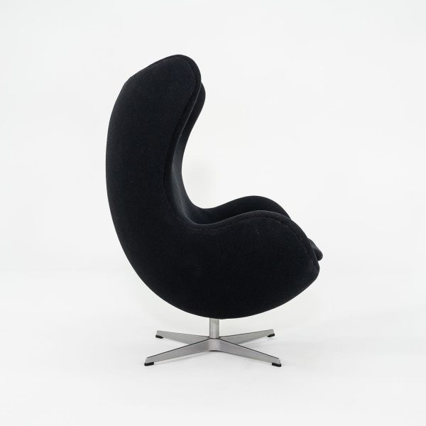 1993 Arne Jacobsen for Fritz Hansen Egg Chair and Ottoman in Black Fabric Online Hot Sale