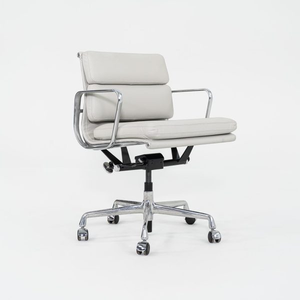 2019 Herman Miller Eames Soft Pad Management Desk Chair in Off-White Leather with Pneumatic Base EA435 2x Available Supply