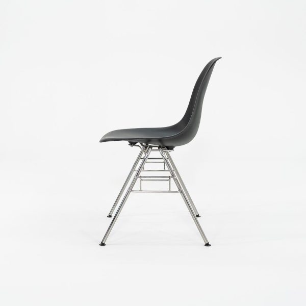 2015 Herman Miller Stacking Eames Plastic Side Shell Dining Chairs in Black 8x Available on Sale