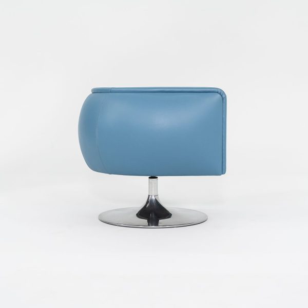 2010s D Urso Swivel Chair, Model 2165 by Joe D Urso for Knoll in Blue Leather 6x Available For Sale