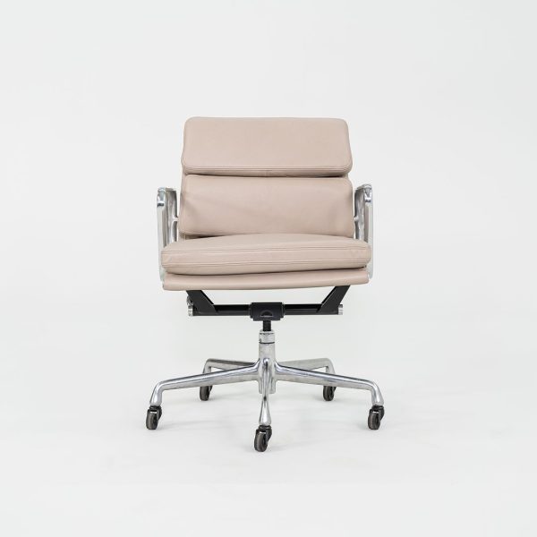 2010s Herman Miller Eames Soft Pad Management Desk Chair in Beige Leather Supply