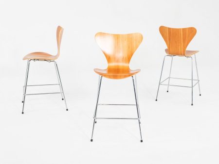 2007 Arne Jacobsen for Fritz Hansen Series 7 Counter Stools in Cherry 7x Available Supply