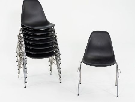 2015 Herman Miller Stacking Eames Plastic Side Shell Dining Chairs in Black 8x Available on Sale