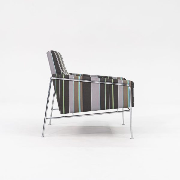 2005 Series 3300 Easy Chair by Arne Jacobsen for Fritz Hansen in Fabric 2x Available Online Hot Sale