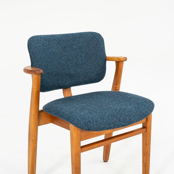 C. 1949 Set of Four Knoll Domus Dining Chairs by Ilmari Tapiovaara for with New Blue Fabric Fashion