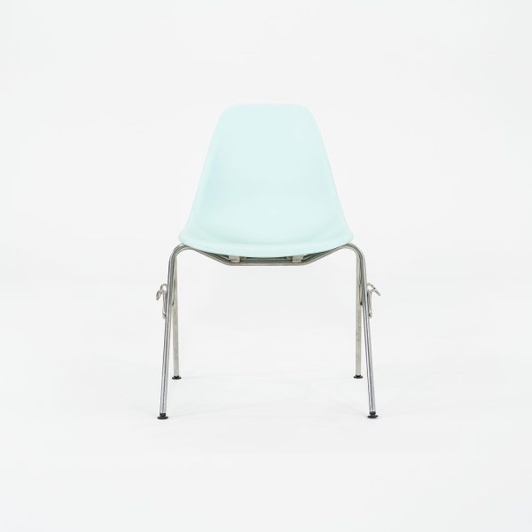 2015 Herman Miller Eames Stacking Plastic Side   Dining Shells Chairs in Blue 14x Available Fashion